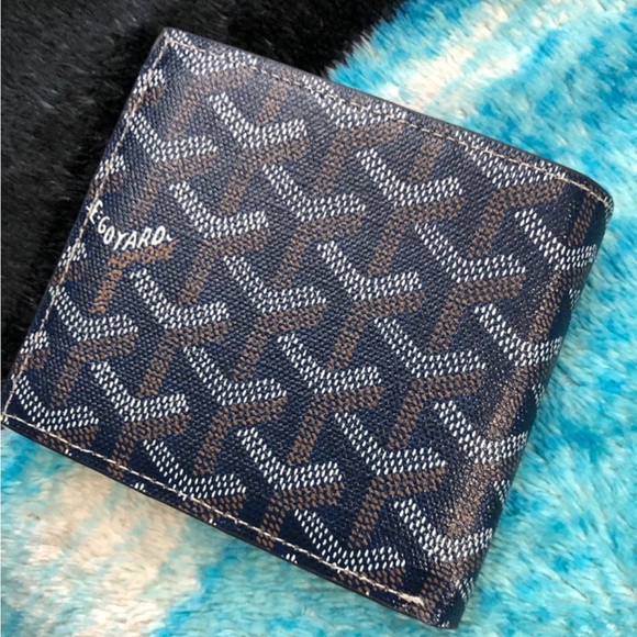 Goyard bi fold wallet. Brand new never used. Asking only $600 Blue colour - Picture 3 of 4